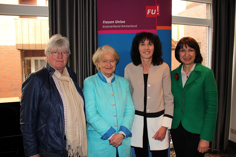 Foto v.l.: Marlies Hukelmann (Vorsitzende FU Landessverband Oldenburg, Elisabeth Motschmann MdB, Corinna Martens (Vorsitzende FU Kreisverband Ammerland) Barbara Woltmann MdB